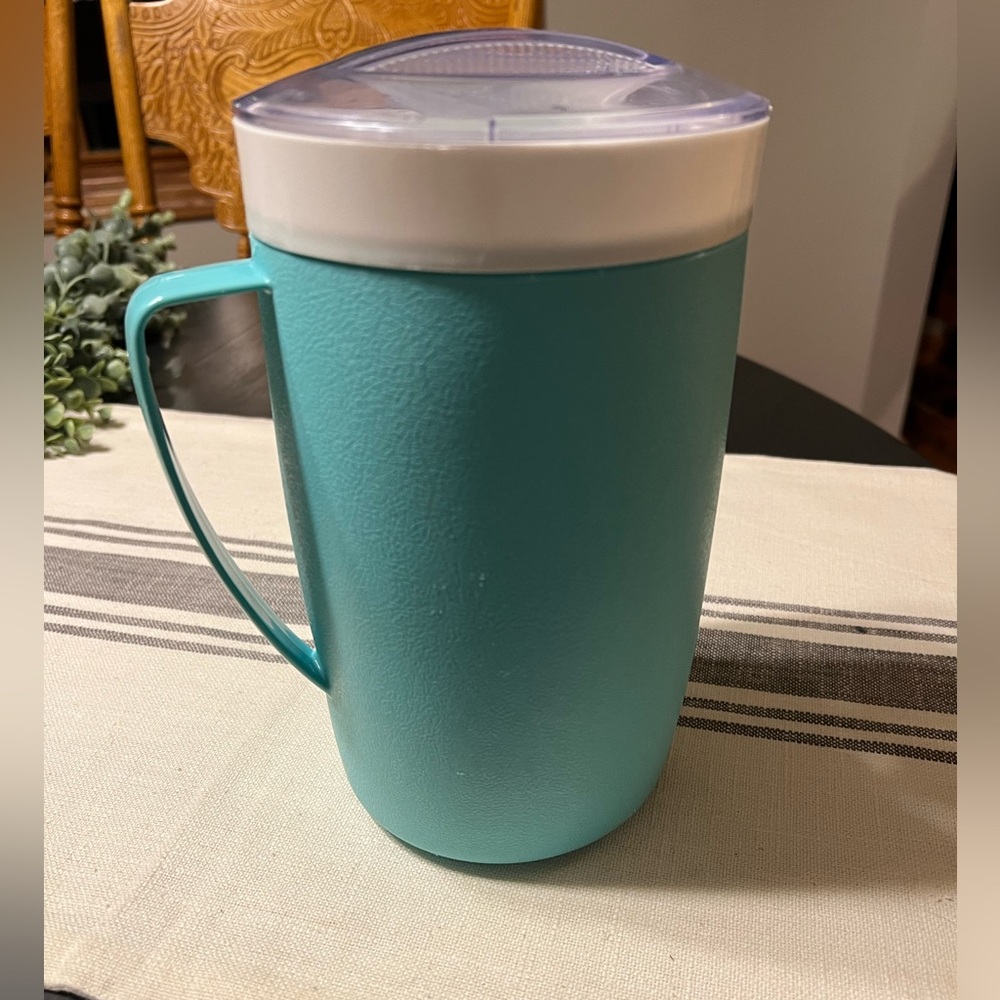 Vintage Bolero THERM-O-WARE pitcher with lid. 1